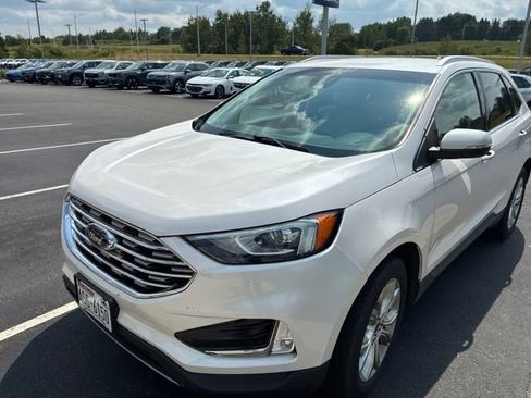 Used 2019 Ford Edge Titanium AWD/4WD image 4