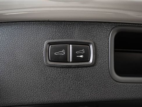 New 2026 Porsche Macan AWD/4WD image 22