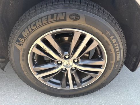 Used 2019 INFINITI QX60 Luxe w/ Essential Package FWD image 5