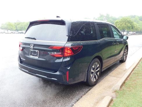 Certified 2025 Honda Odyssey EX-L image 4