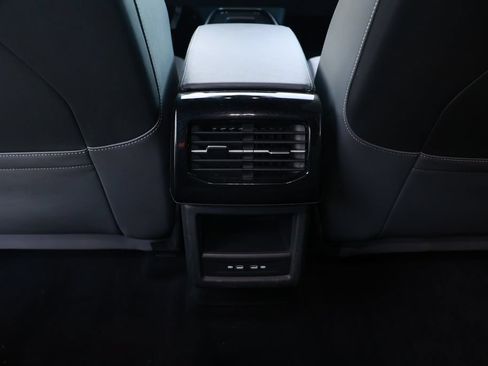 Used 2023 Volkswagen ID.4 Pro RWD image 33
