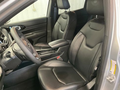 Used 2025 Jeep Compass Limited w/ High Altitude Package AWD/4WD image 11