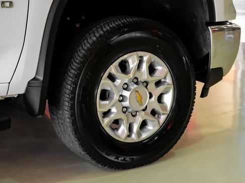 Used 2026 Chevrolet Silverado 2500 LT AWD/4WD image 57