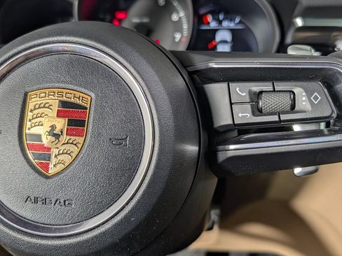 Certified 2023 Porsche Macan AWD/4WD image 37