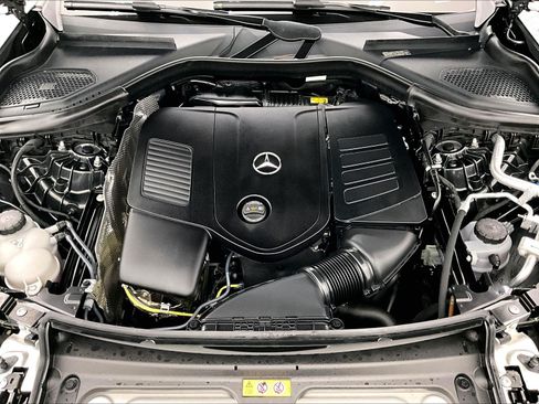 Used 2026 Mercedes-Benz GLC 300 image 9