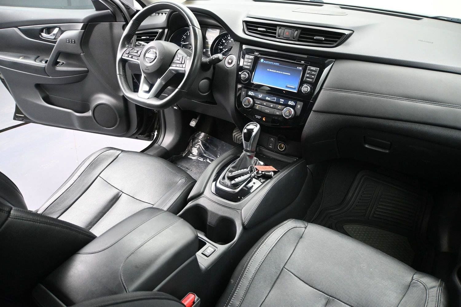 Used 2017 Nissan Rogue SL w/ SL Premium Package AWD/4WD image 16