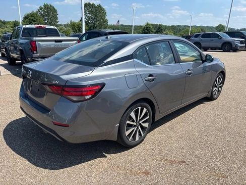 Used 2022 Nissan Sentra SV w/ SV Premium Package FWD image 3