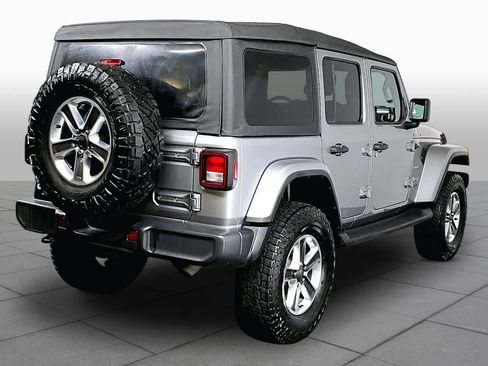 Used 2018 Jeep Wrangler Unlimited Sahara AWD/4WD image 13