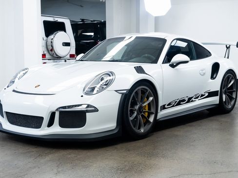 Used 2016 Porsche 911 GT3 RS image 3