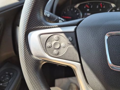 Used 2024 GMC Terrain SLE w/ Driver Convenience Package FWD image 19