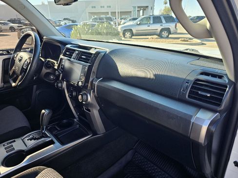 Used 2020 Toyota 4Runner SR5 image 31