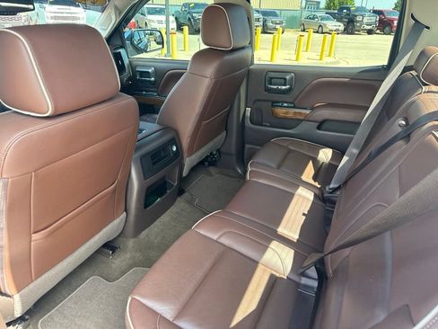 Used 2018 Chevrolet Silverado 1500 High Country AWD/4WD image 17