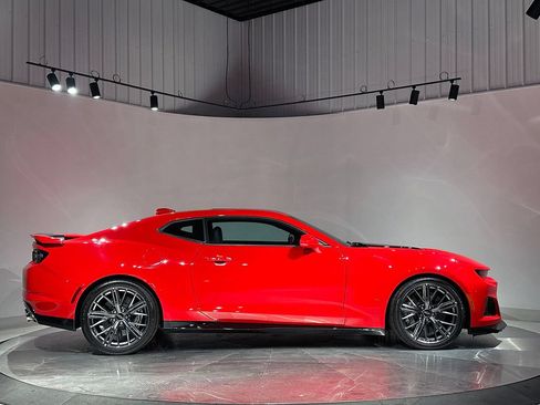 Used 2023 Chevrolet Camaro ZL1 RWD image 4