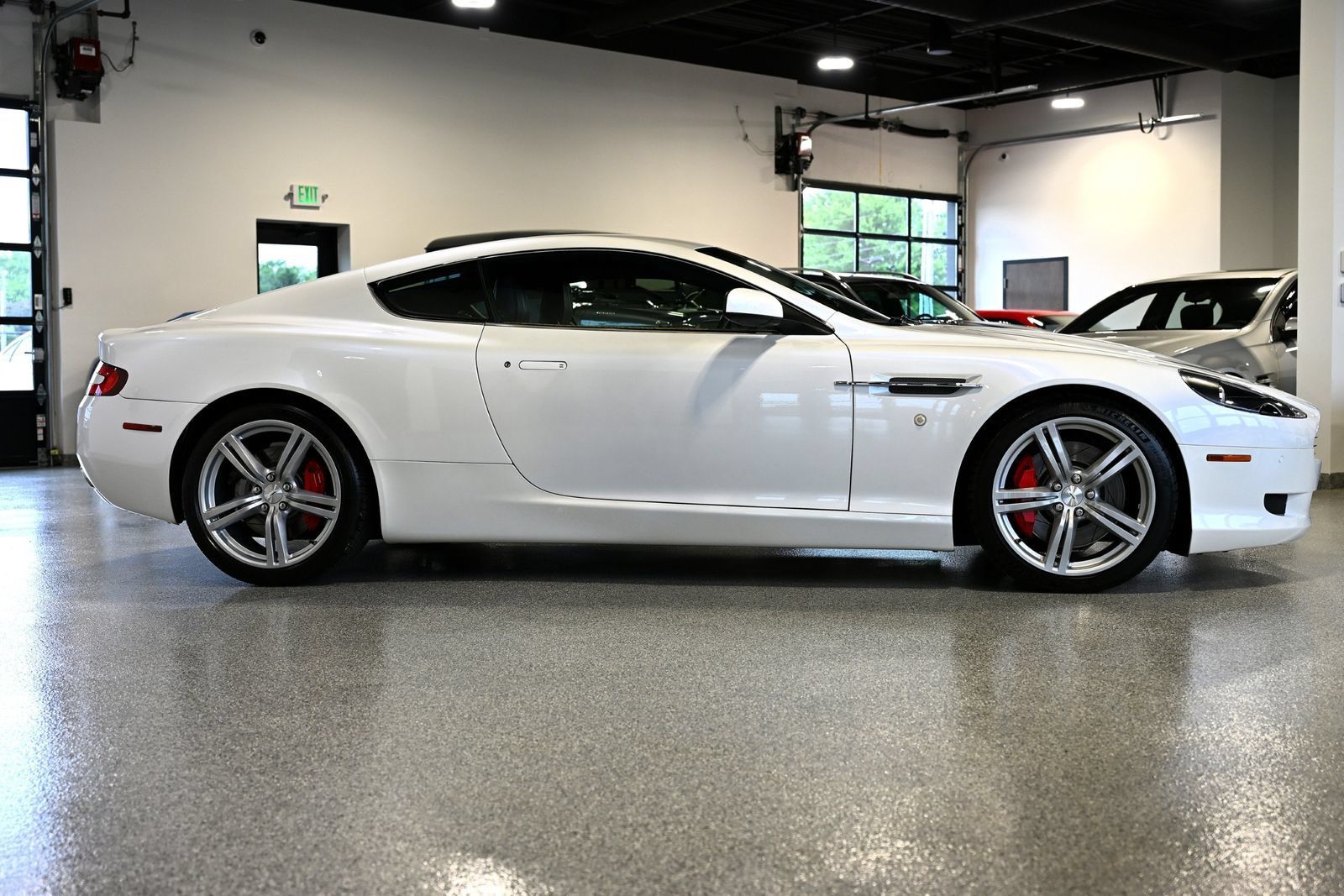 Used 2009 Aston Martin DB9 Coupe RWD image 3