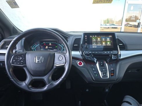 Used 2024 Honda Odyssey Sport image 13
