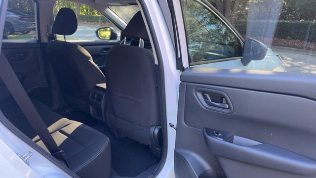 Used 2025 Nissan Rogue S AWD/4WD image 12