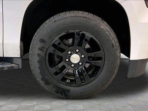 Used 2018 Chevrolet Tahoe LT AWD/4WD image 34