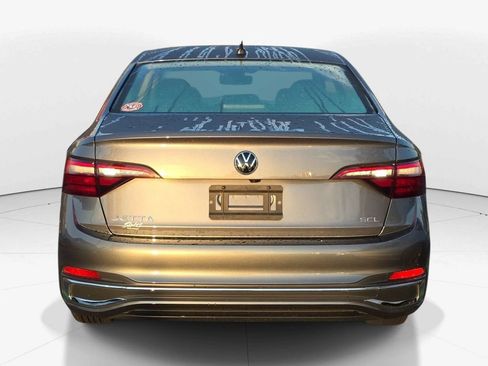 Used 2024 Volkswagen Jetta SEL FWD image 5