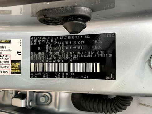 Used 2025 Toyota Corolla Cross XLE FWD image 34