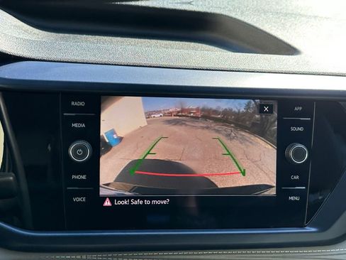 Used 2024 Volkswagen Taos SE image 16