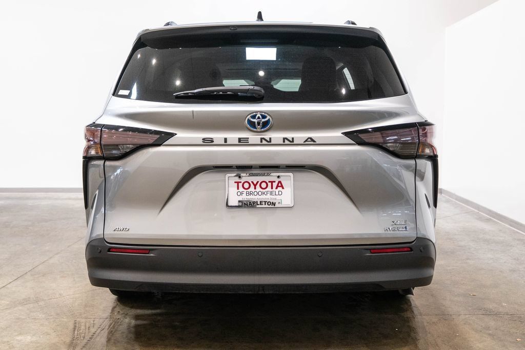 Certified 2024 Toyota Sienna XLE AWD/4WD image 8