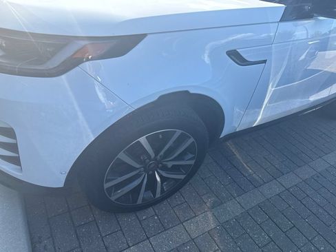 Certified 2023 Land Rover Discovery S R-Dynamic AWD/4WD image 9