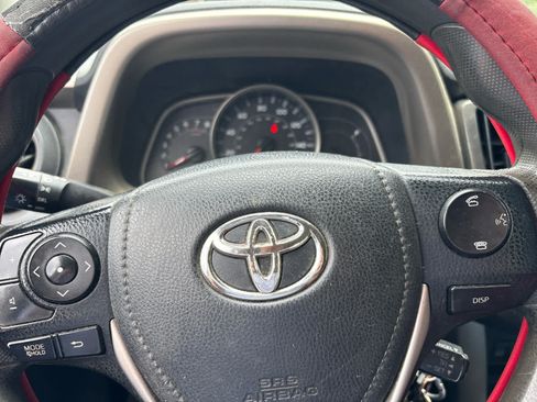 Used 2015 Toyota RAV4 LE AWD/4WD image 17