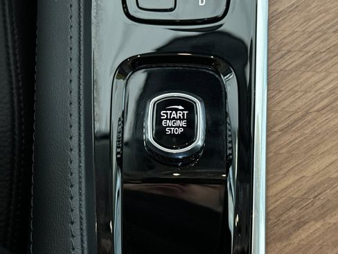 Certified 2024 Volvo XC90 T8 Plus w/ Protection Package Premier image 26