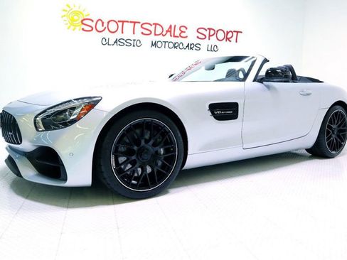 Used 2019 Mercedes-Benz AMG GT image 1