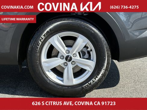 Used 2023 Kia Sorento LX image 11