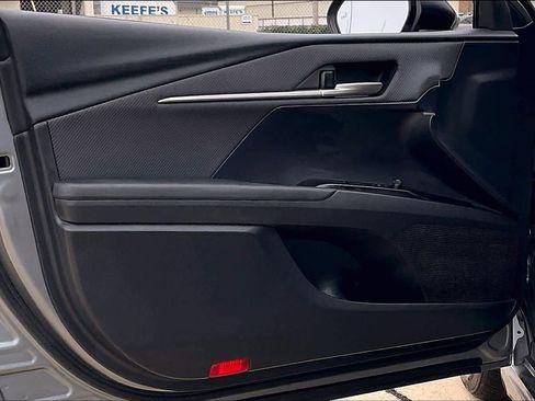 Used 2025 Toyota Camry SE image 16