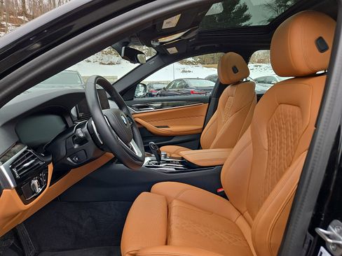 Used 2023 BMW 540i xDrive w/ Convenience Package image 14