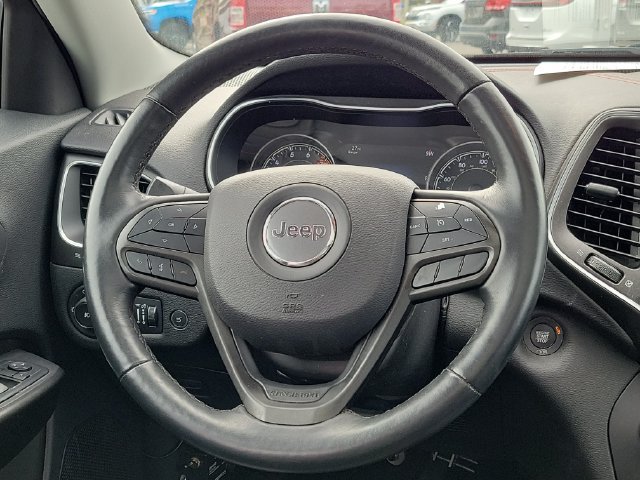 Used 2019 Jeep Cherokee Trailhawk AWD/4WD image 22