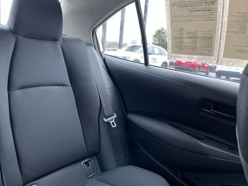 Used 2025 Toyota Corolla LE image 35