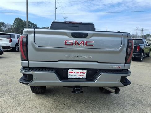 Used 2025 GMC Sierra 2500 AT4 w/ AT4 Premium Plus Package image 6