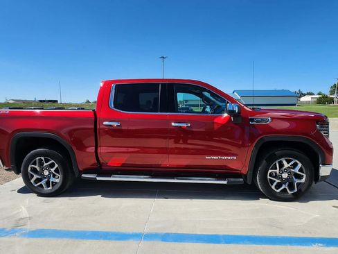 Used 2023 GMC Sierra 1500 SLT w/ SLT Premium Package AWD/4WD image 4