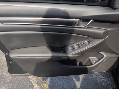 Used 2019 Honda Accord Sport image 11