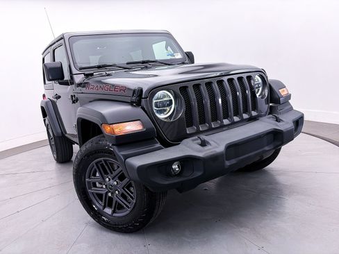 Used 2021 Jeep Wrangler Sport AWD/4WD image 7