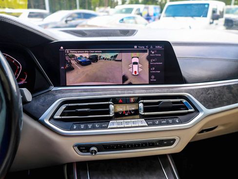 Used 2020 BMW X7 xDrive40i w/ M Sport Package AWD/4WD image 18