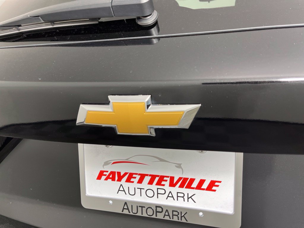 Used 2025 Chevrolet Trax LT FWD image 12