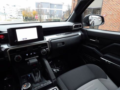 Used 2025 Toyota Tacoma 4x4 Double Cab TRD Off Road image 16