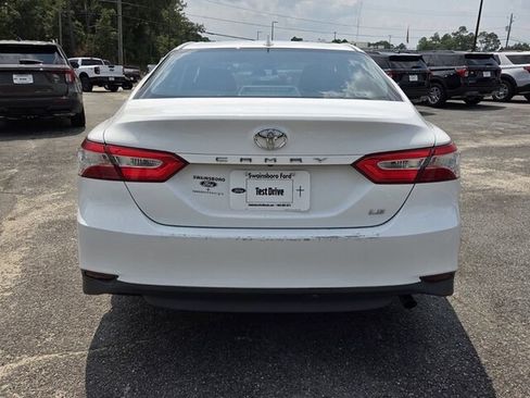 Used 2019 Toyota Camry LE FWD image 11