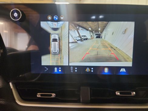 New 2026 Chevrolet Equinox LT w/ Convenience Package II image 19