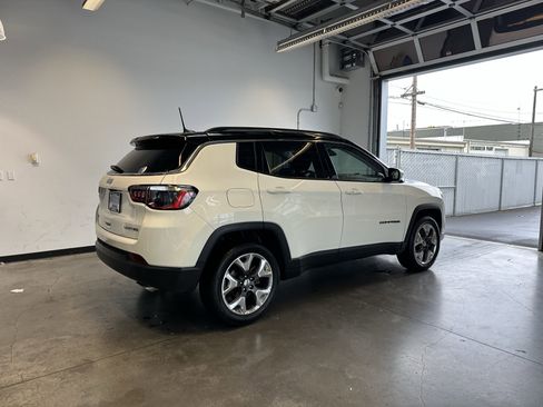 Used 2021 Jeep Compass Limited w/ Elite Interior Group image 3