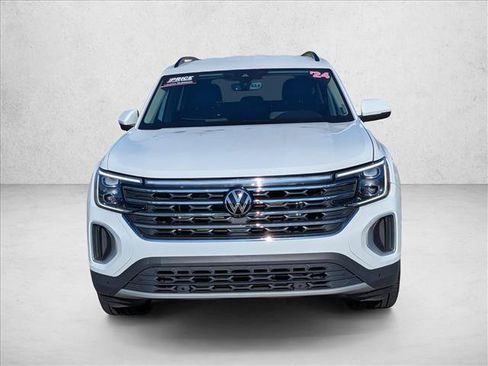 Used 2024 Volkswagen Atlas SE FWD image 2