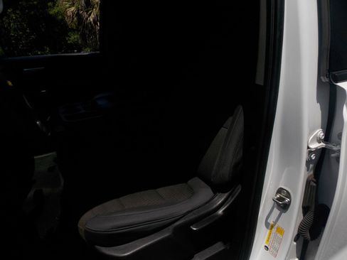 Used 2020 Chevrolet Silverado 1500 Custom w/ Custom Value Package AWD/4WD image 17
