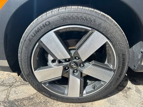 Used 2025 Hyundai Santa Fe Limited FWD image 16