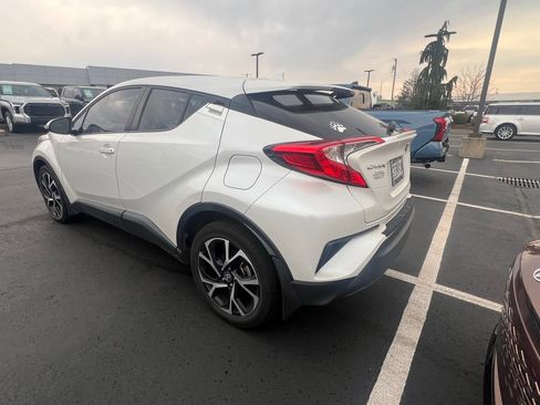 Used 2018 Toyota C-HR XLE image 4