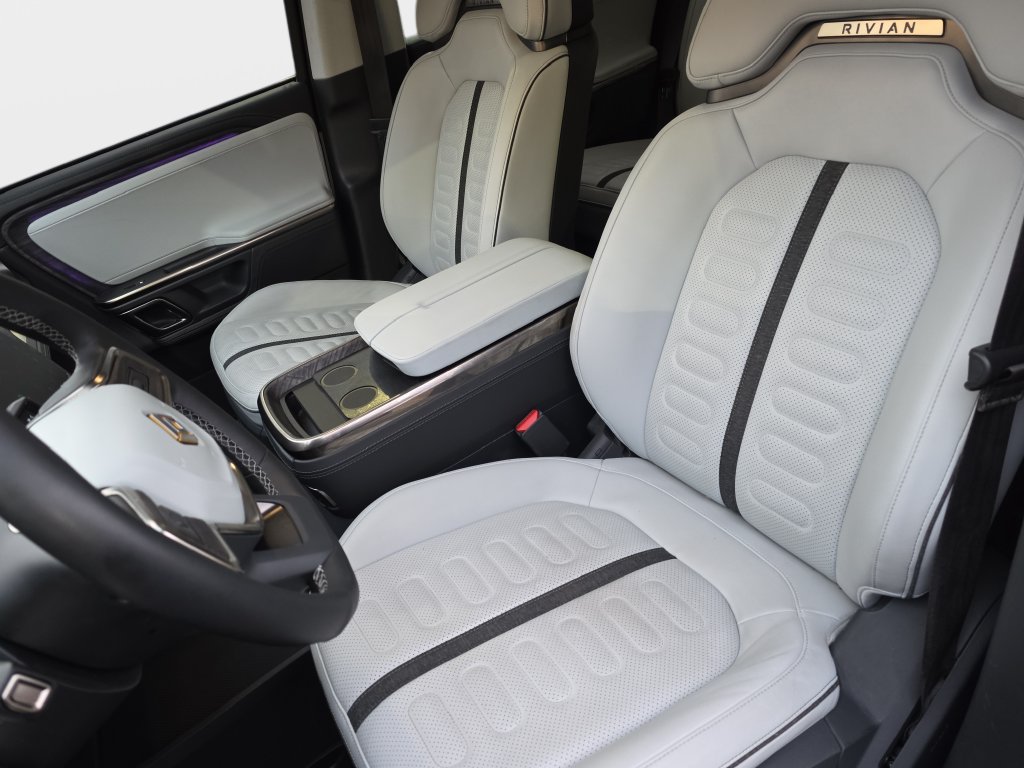 Used 2022 Rivian R1T Adventure AWD/4WD image 17