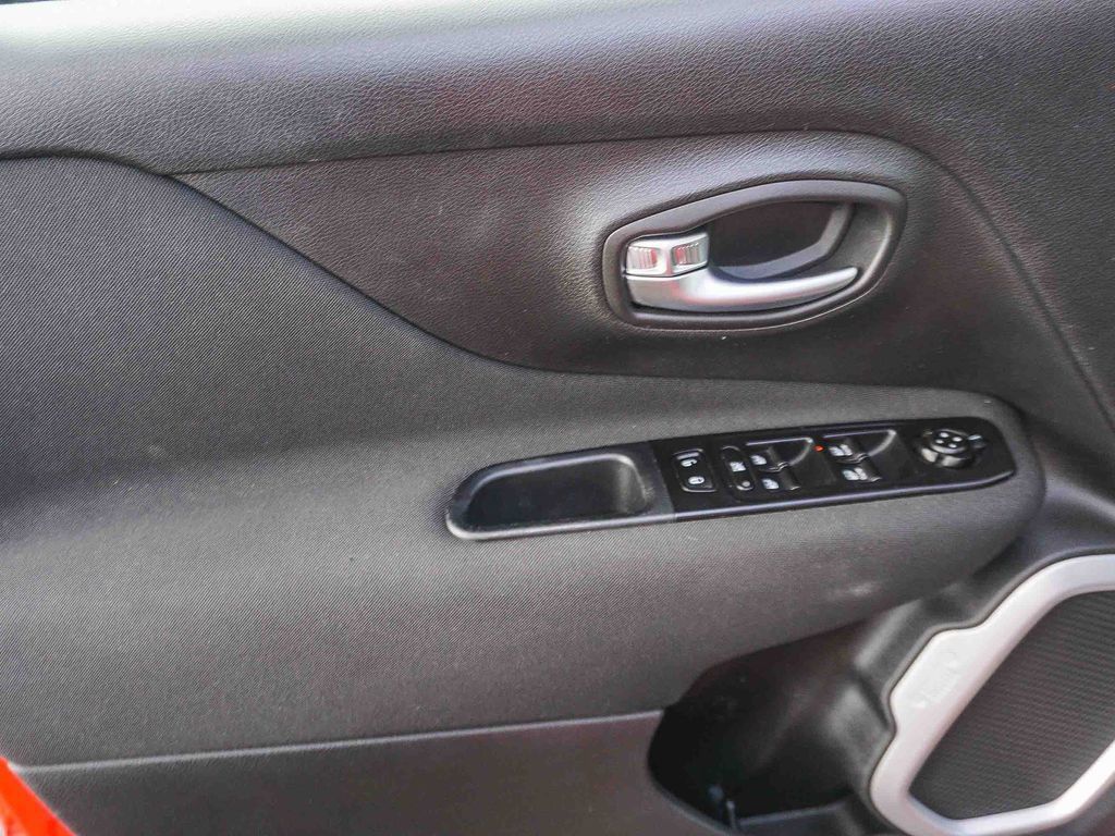 Used 2021 Jeep Renegade Sport AWD/4WD image 19